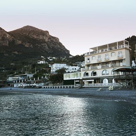 Hotel Taverna Del Capitano Marina del Cantone Esterno foto