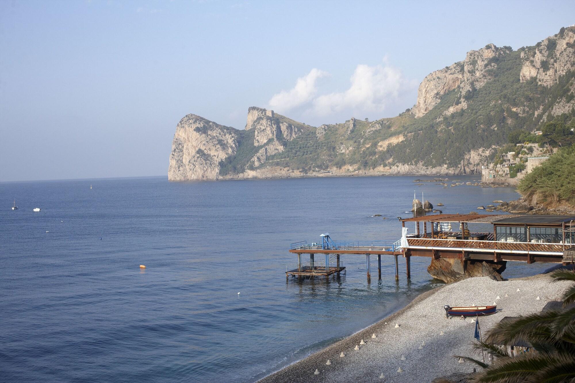 Hotel Taverna Del Capitano Marina del Cantone Esterno foto