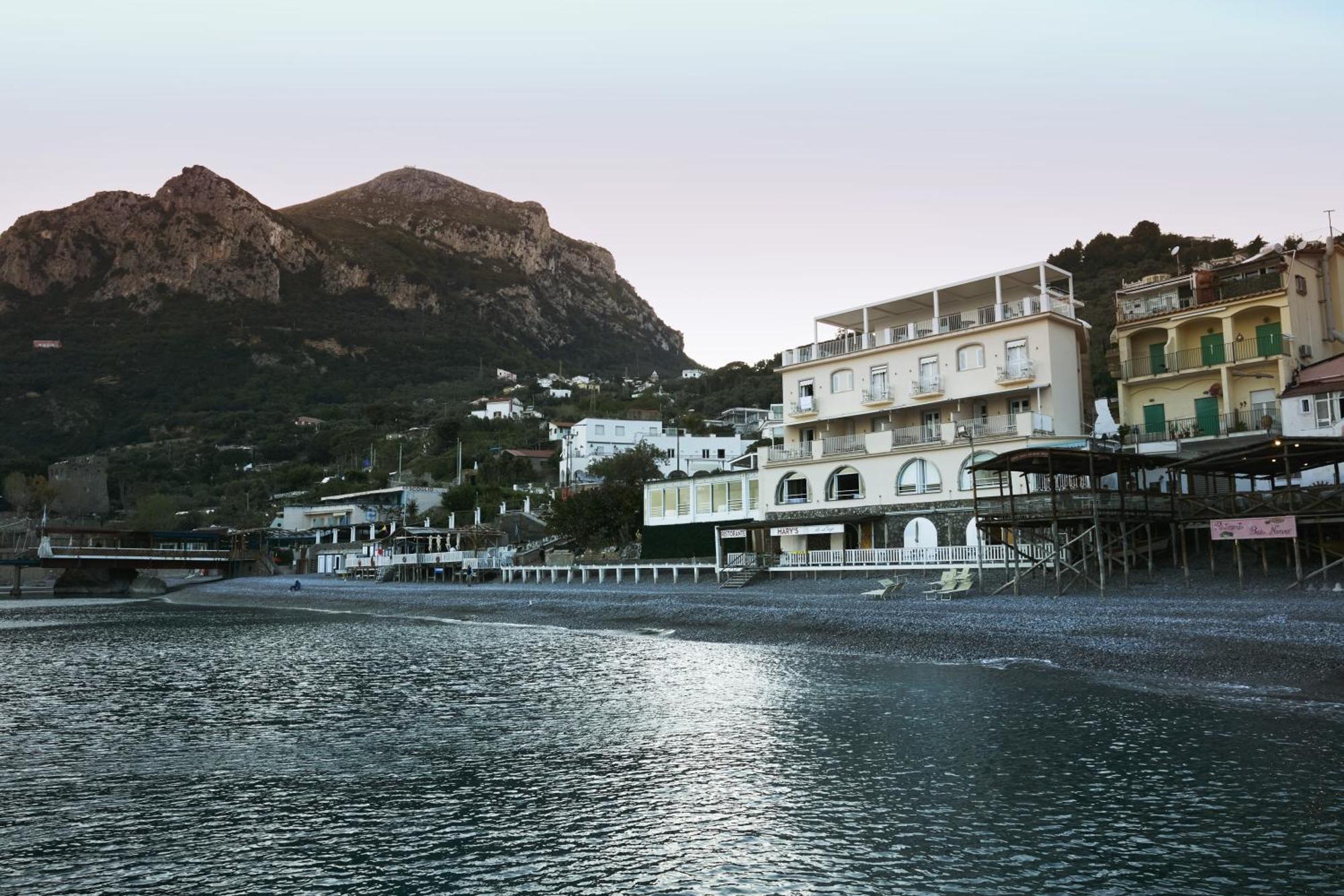 Hotel Taverna Del Capitano Marina del Cantone Esterno foto